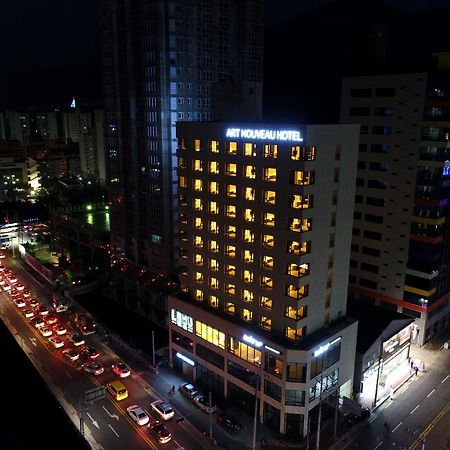Geoje Artnouveau Suite Hotel מראה חיצוני תמונה