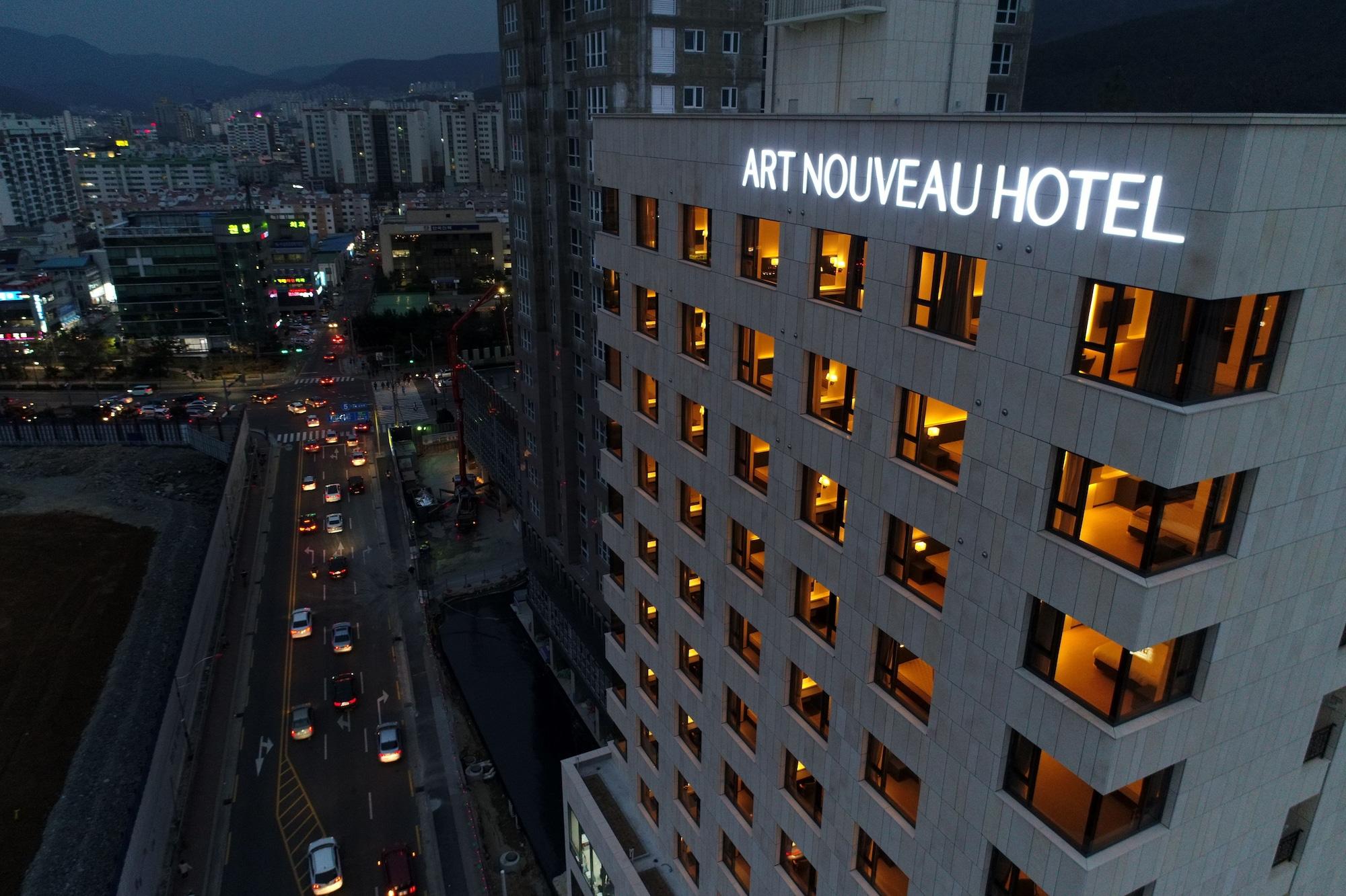 Geoje Artnouveau Suite Hotel מראה חיצוני תמונה