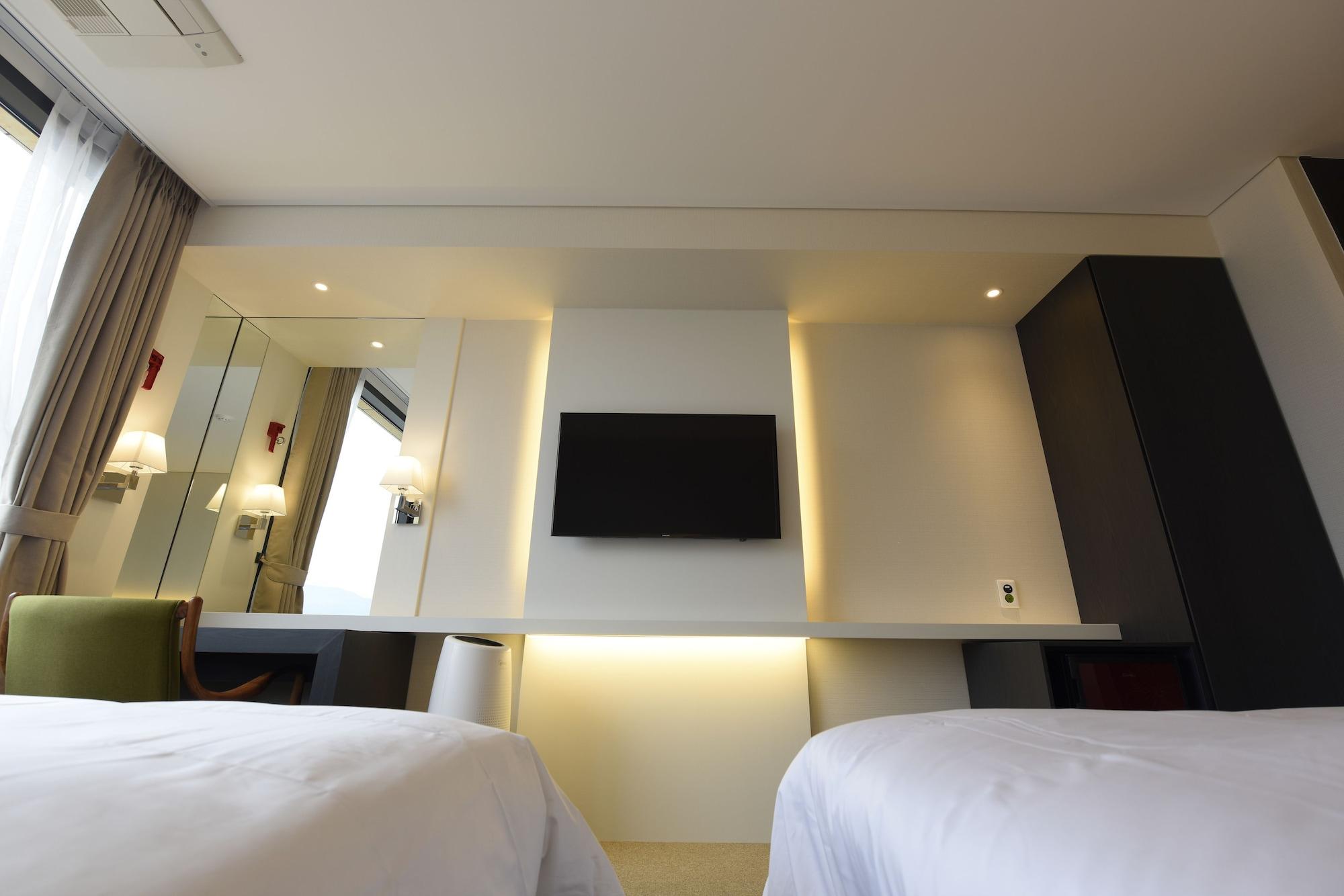Geoje Artnouveau Suite Hotel מראה חיצוני תמונה