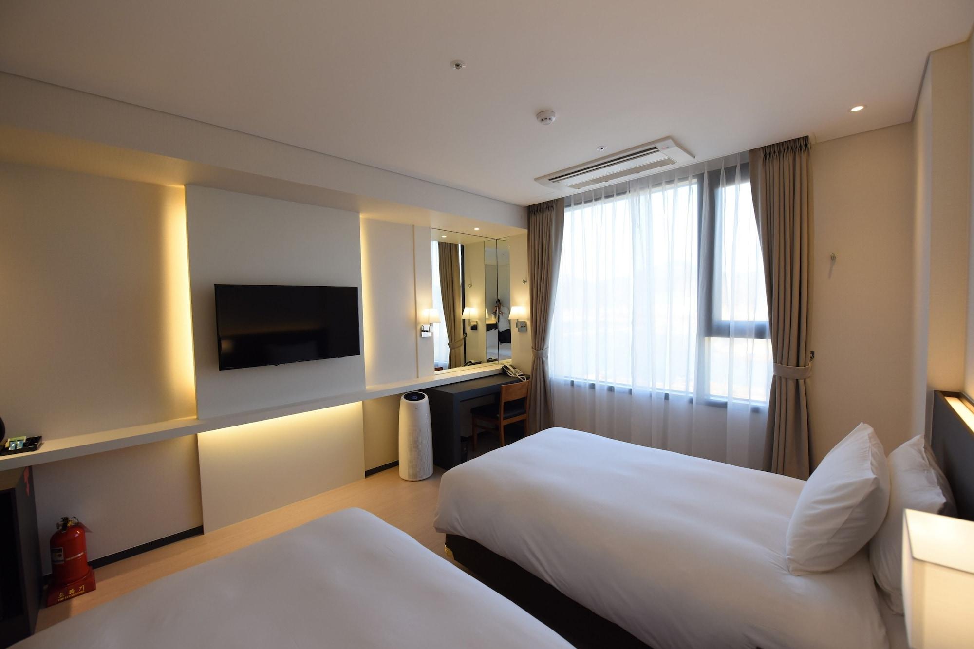 Geoje Artnouveau Suite Hotel מראה חיצוני תמונה