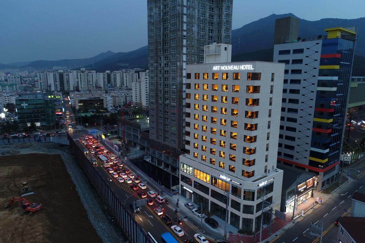 Geoje Artnouveau Suite Hotel מראה חיצוני תמונה