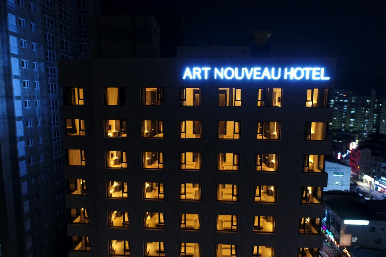 Geoje Artnouveau Suite Hotel מראה חיצוני תמונה