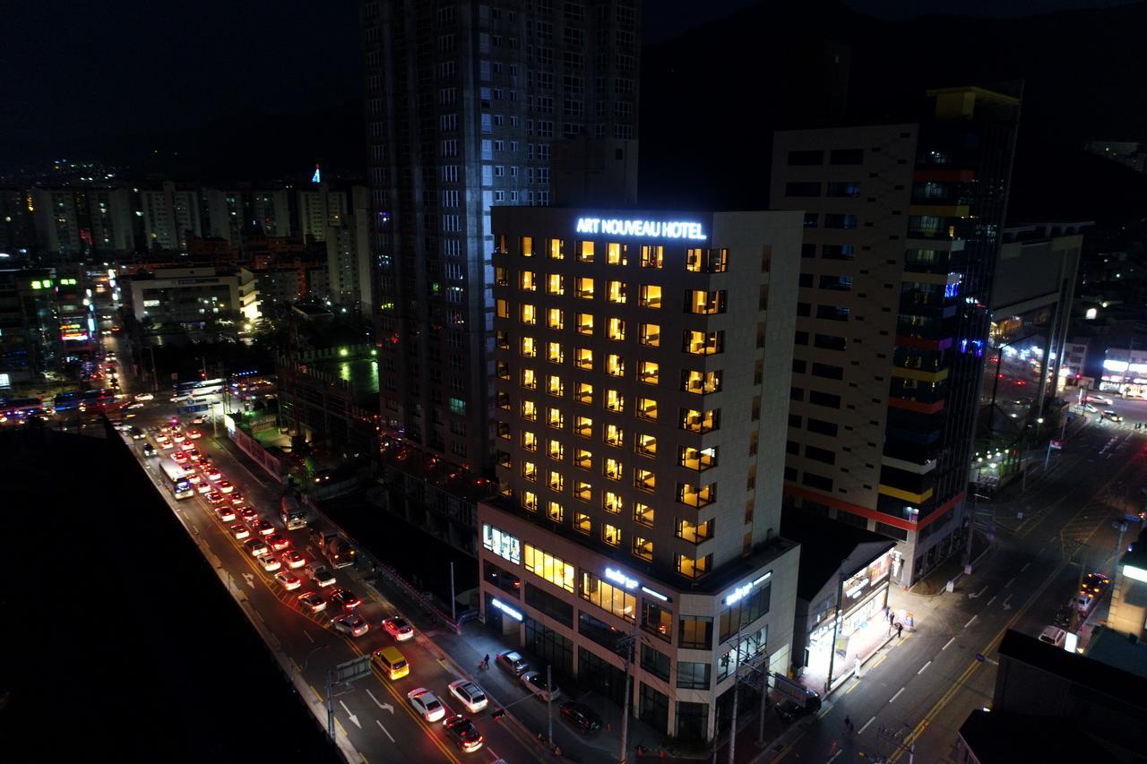 Geoje Artnouveau Suite Hotel מראה חיצוני תמונה