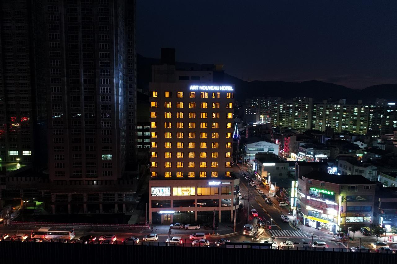Geoje Artnouveau Suite Hotel מראה חיצוני תמונה