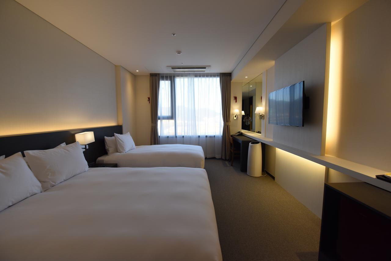 Geoje Artnouveau Suite Hotel מראה חיצוני תמונה