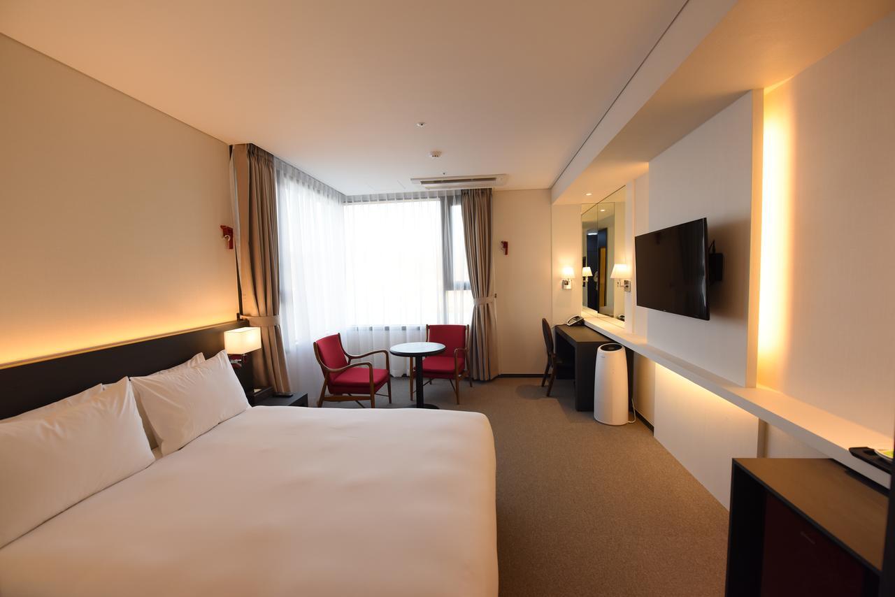 Geoje Artnouveau Suite Hotel מראה חיצוני תמונה