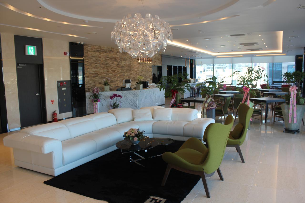 Geoje Artnouveau Suite Hotel מראה חיצוני תמונה