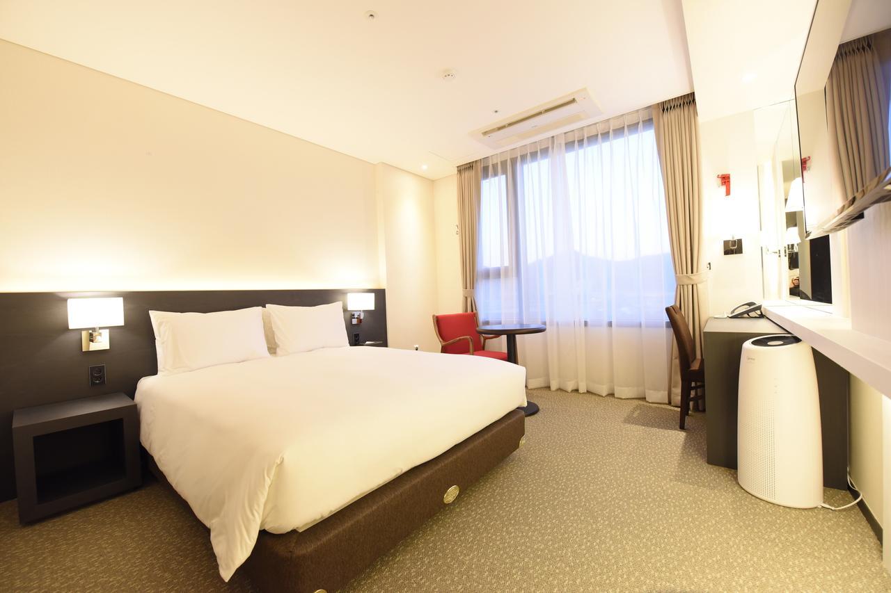 Geoje Artnouveau Suite Hotel מראה חיצוני תמונה