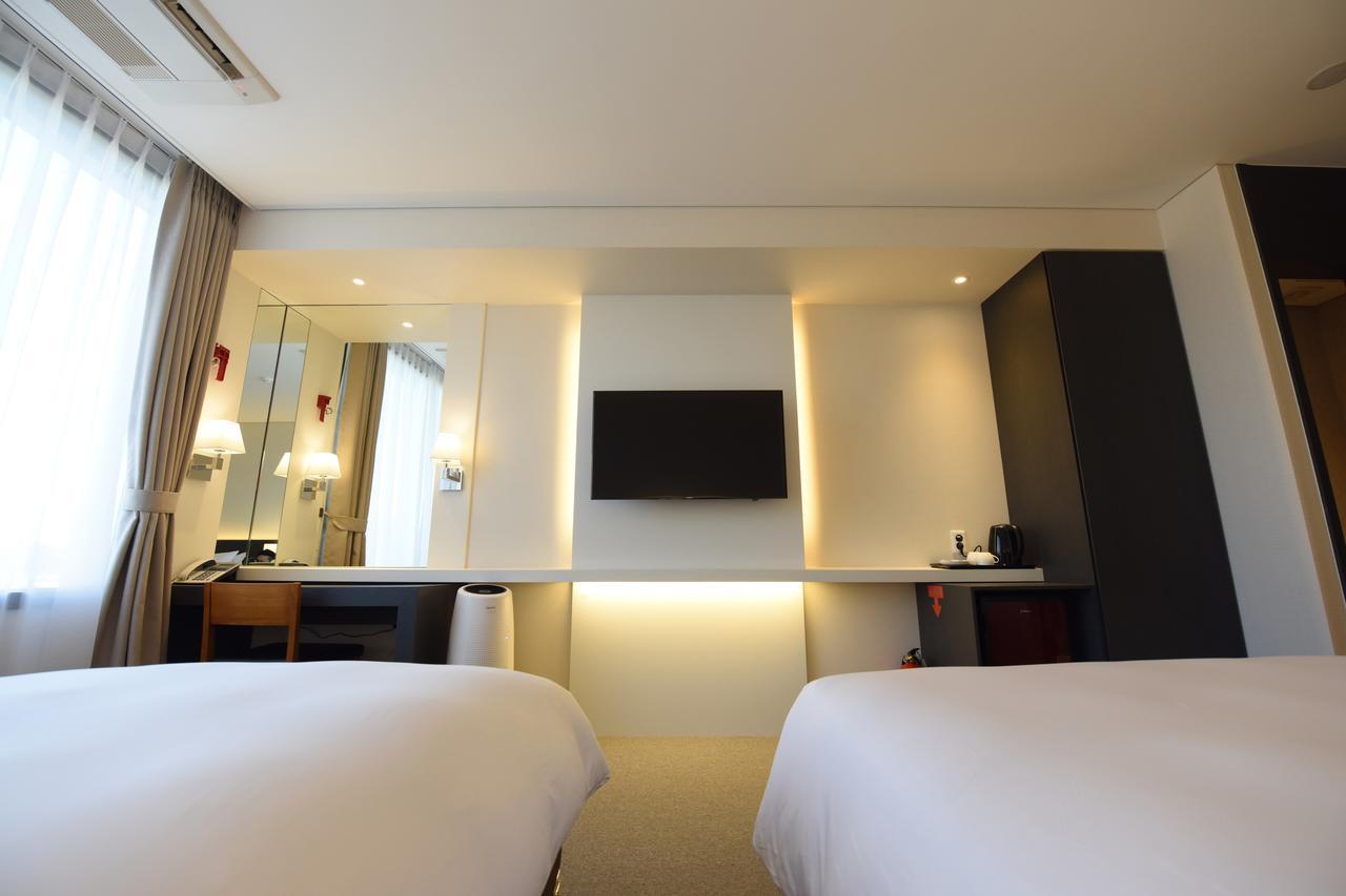 Geoje Artnouveau Suite Hotel מראה חיצוני תמונה