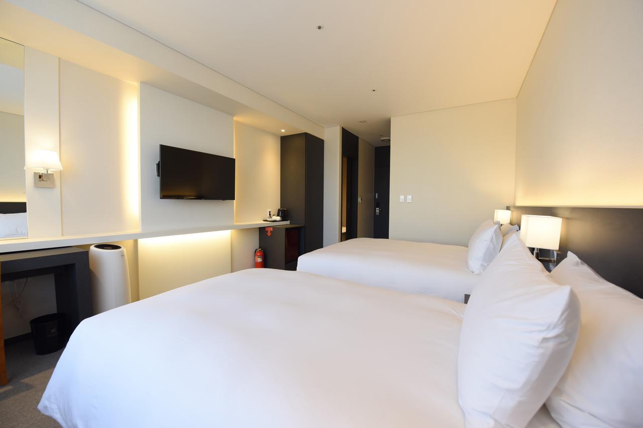 Geoje Artnouveau Suite Hotel מראה חיצוני תמונה