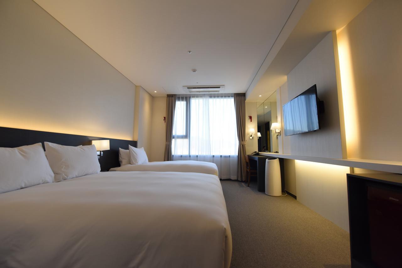Geoje Artnouveau Suite Hotel מראה חיצוני תמונה