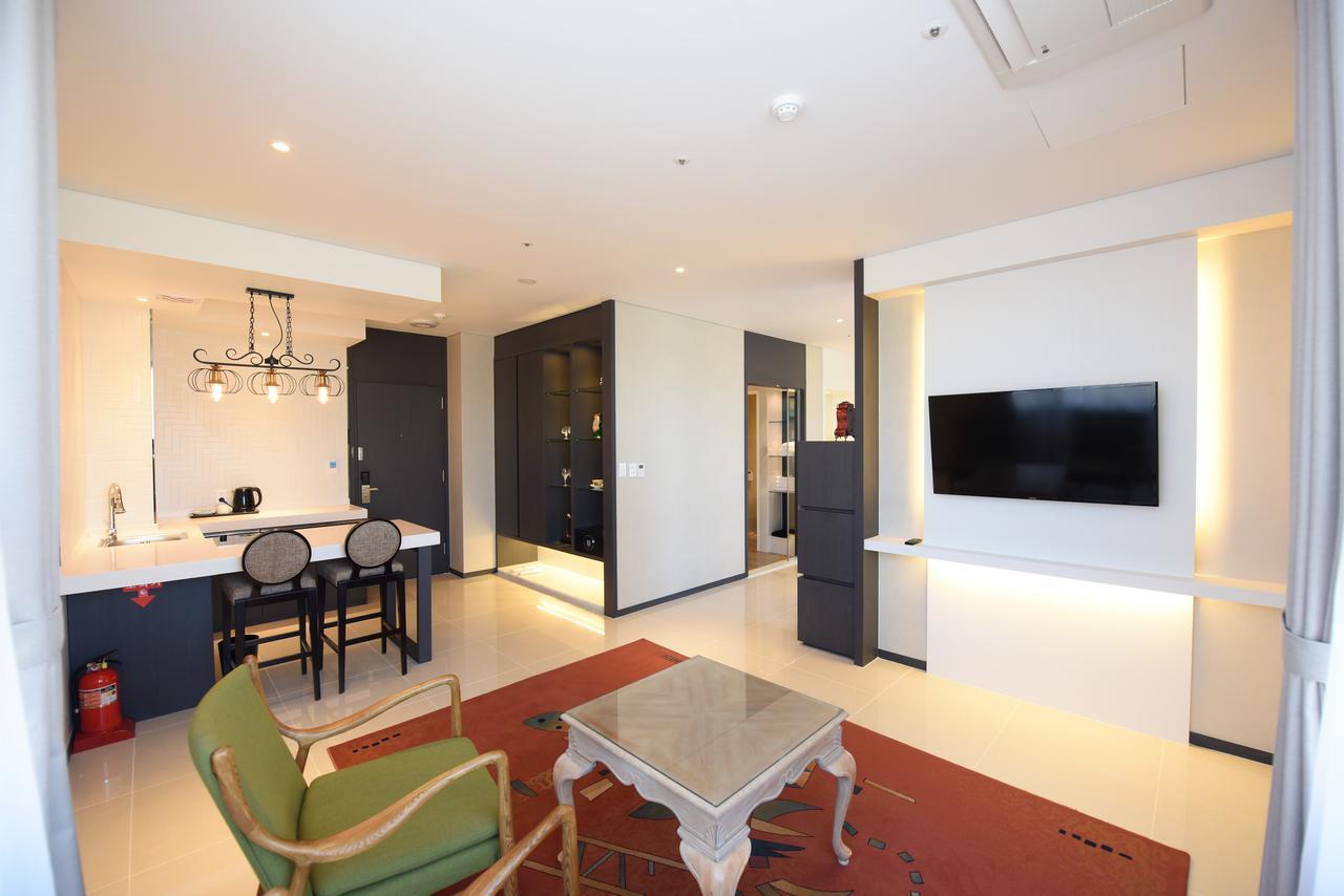Geoje Artnouveau Suite Hotel מראה חיצוני תמונה