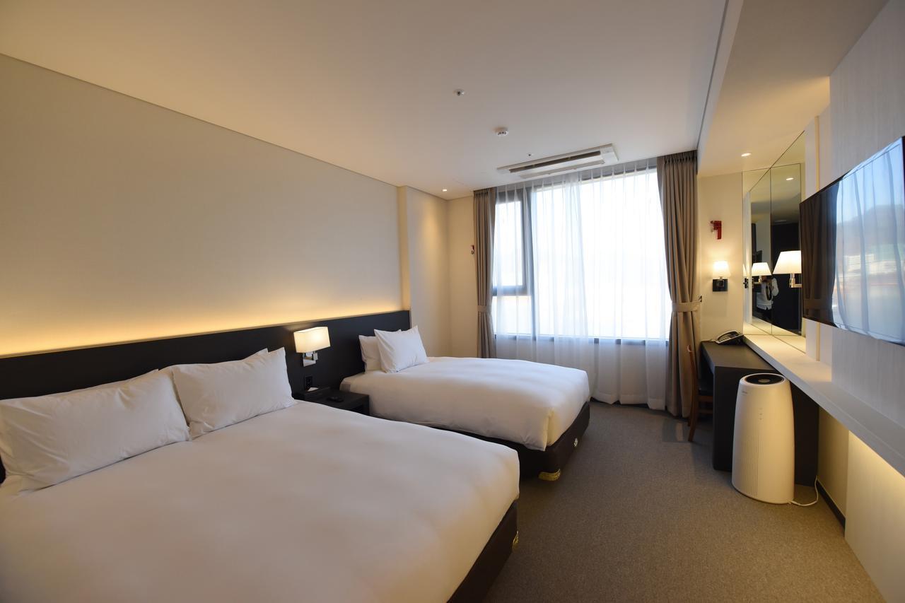 Geoje Artnouveau Suite Hotel מראה חיצוני תמונה