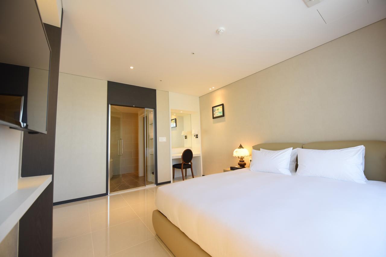 Geoje Artnouveau Suite Hotel מראה חיצוני תמונה