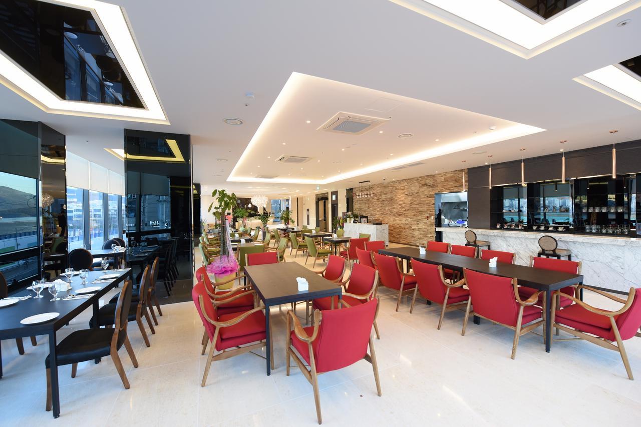 Geoje Artnouveau Suite Hotel מראה חיצוני תמונה