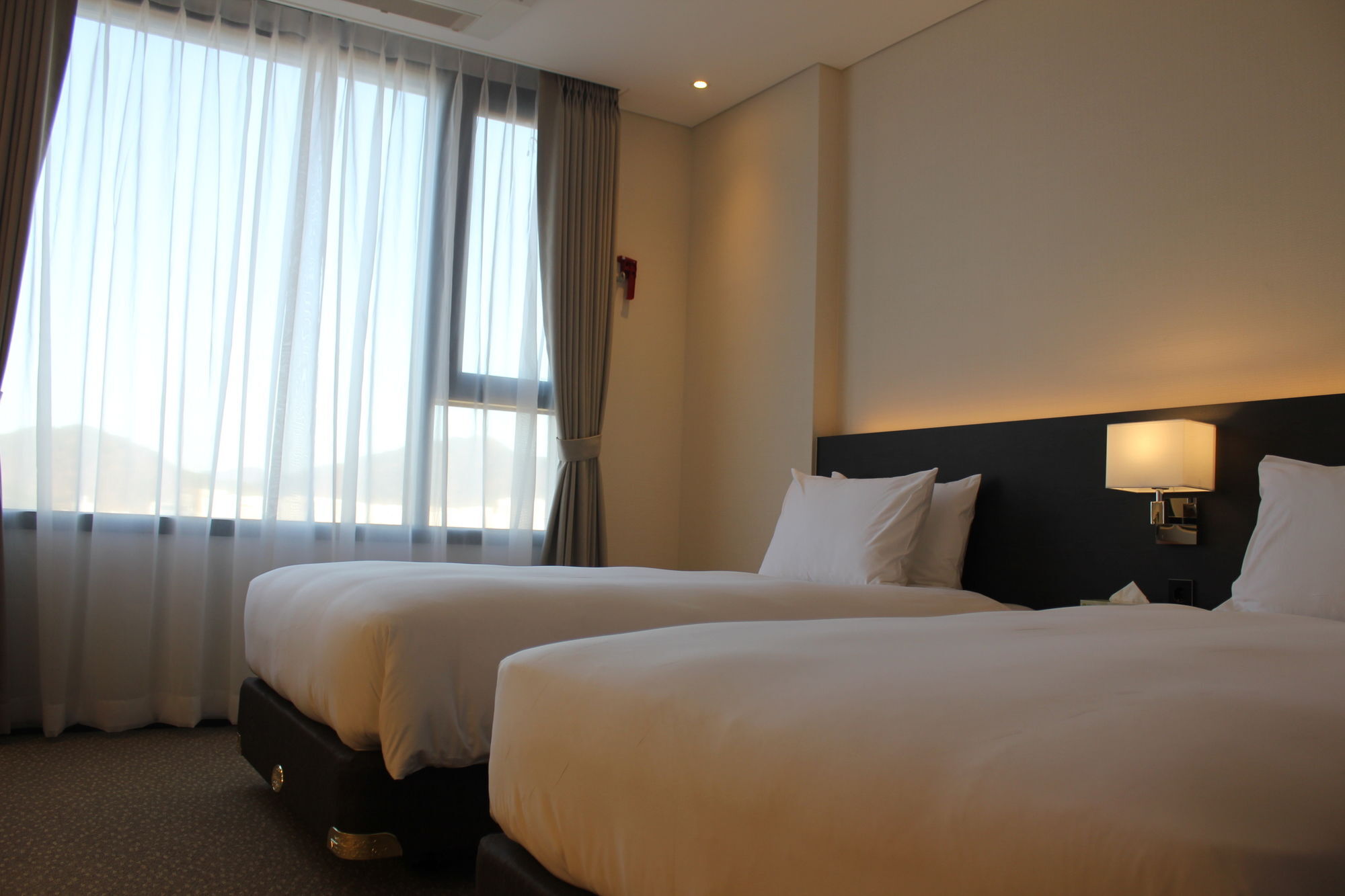 Geoje Artnouveau Suite Hotel מראה חיצוני תמונה